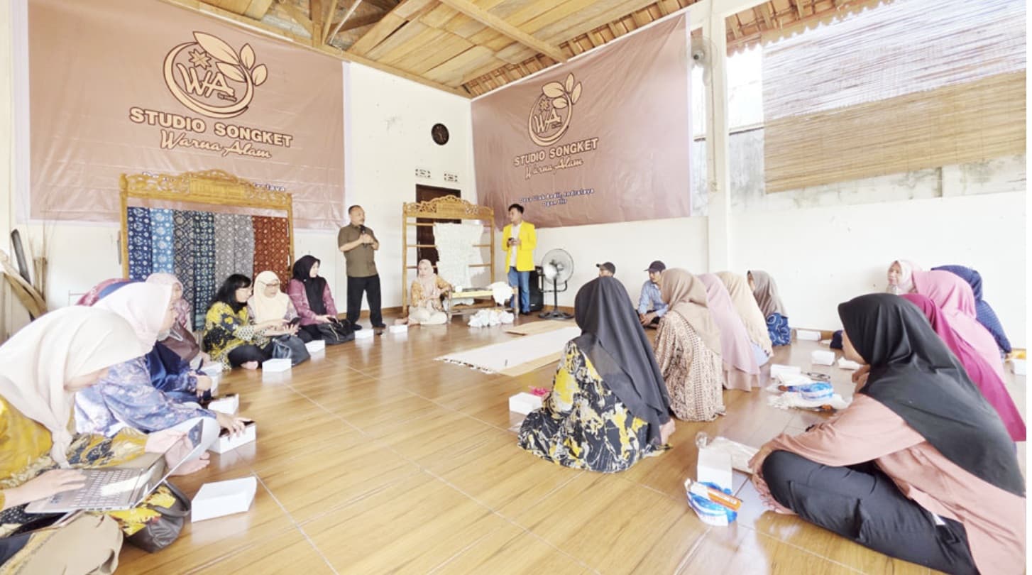 Tim PKM Unsri Lakukan Pendampingan ke UMKM Jumputan Desa Ulak Bedil