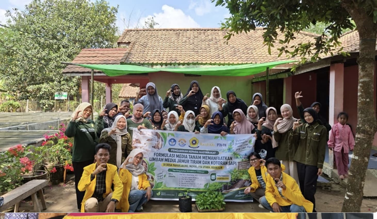 Unsri Dorong Pemanfaatan Limbah Organik untuk Media Tanam Berkelanjutan di Desa Payakabung